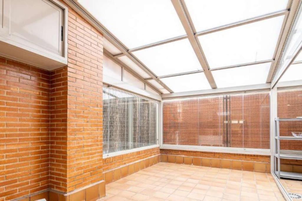 Impresionante Apartamento De 4 Dormitorios 3 Banos Y 2 Plazas De Garaje Madrid Exterior photo