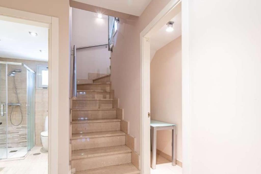 Impresionante Apartamento De 4 Dormitorios 3 Banos Y 2 Plazas De Garaje Madrid Exterior photo