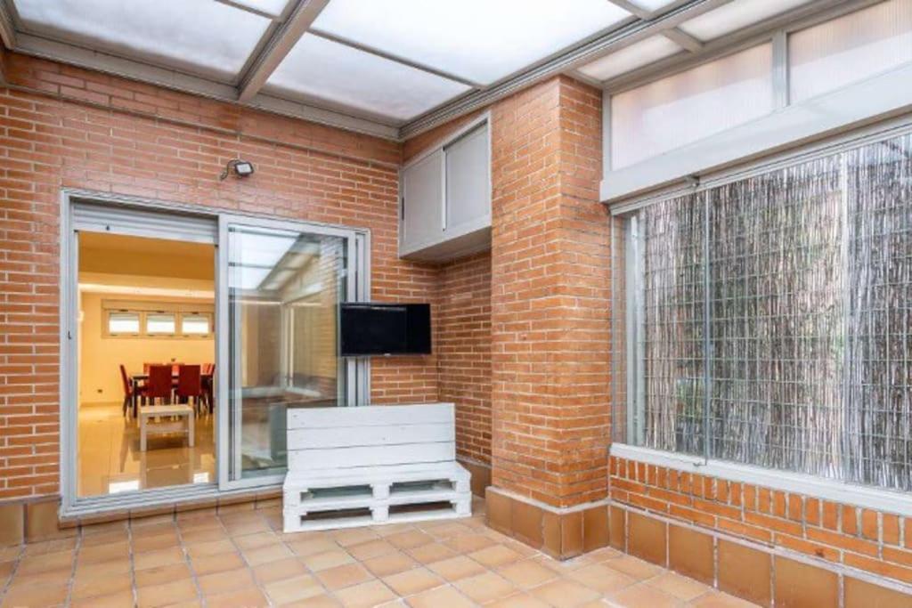 Impresionante Apartamento De 4 Dormitorios 3 Banos Y 2 Plazas De Garaje Madrid Exterior photo